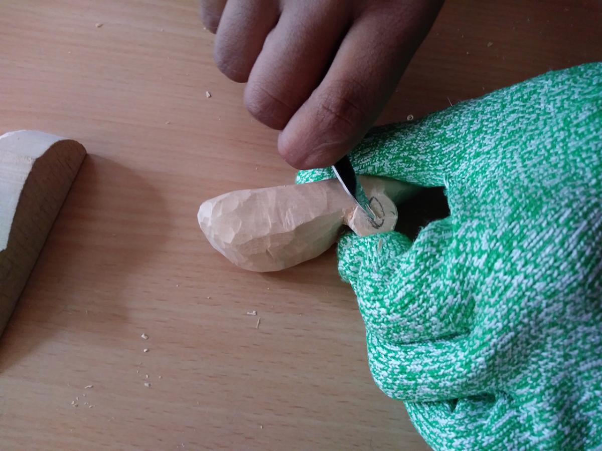 Carving a Mouse (The Teaching of Whittling This Fall - Continued pt3) 18